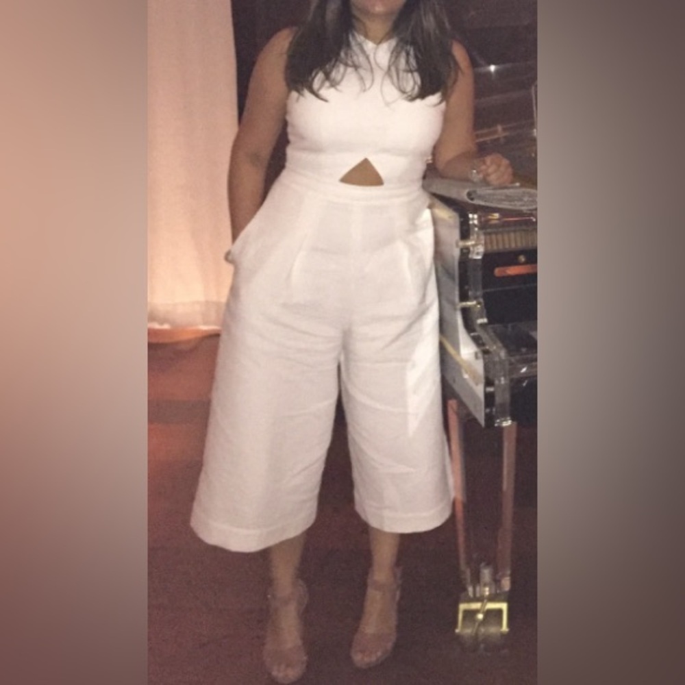 BCBG Maxazria Size 2 White Wide leg Jumpsuit